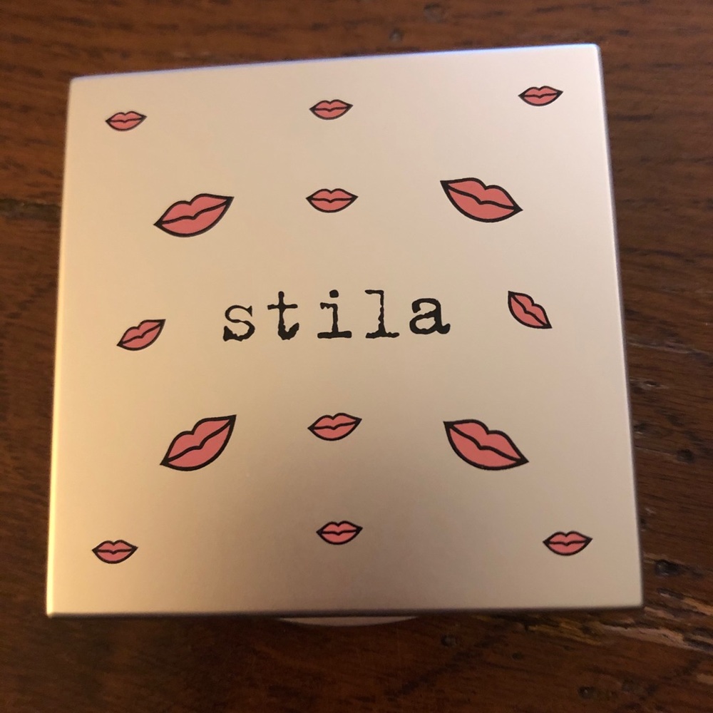 ❌❌❌SOLD❌❌❌Stila lip gloss compact NWT